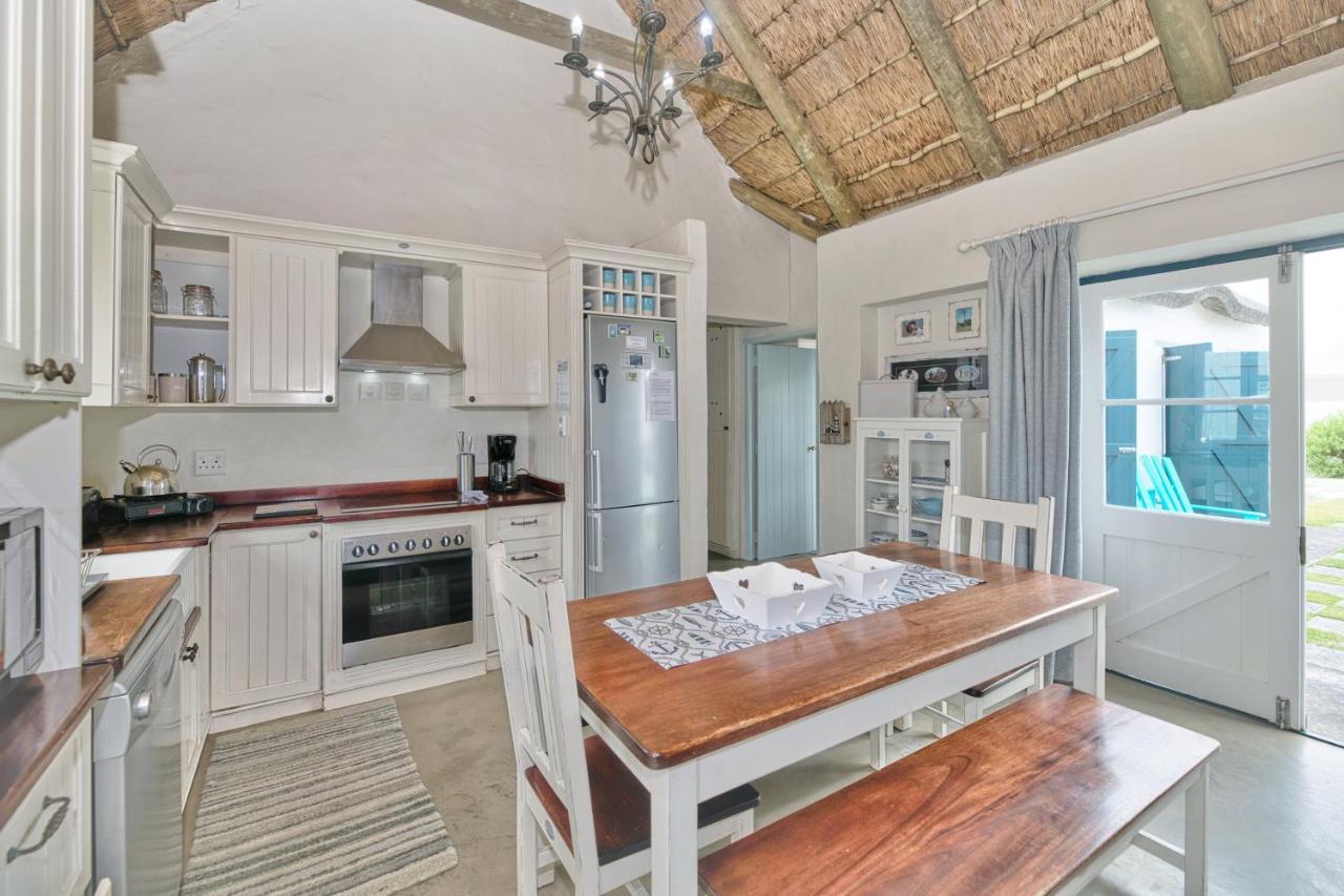 Zuidste Huisie Fisherman's Cottage Struisbaai Buitenkant foto