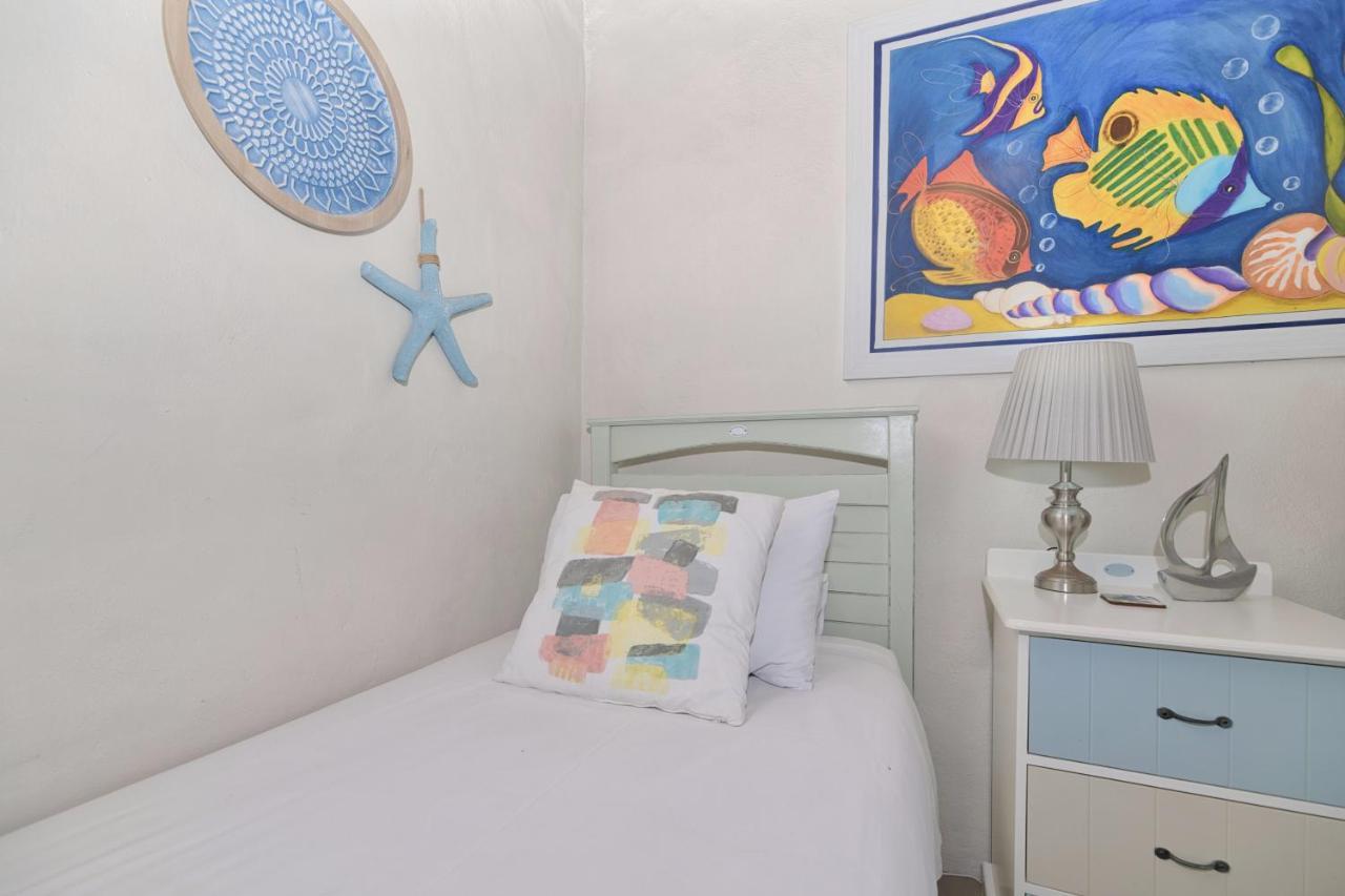 Zuidste Huisie Fisherman's Cottage Struisbaai Buitenkant foto