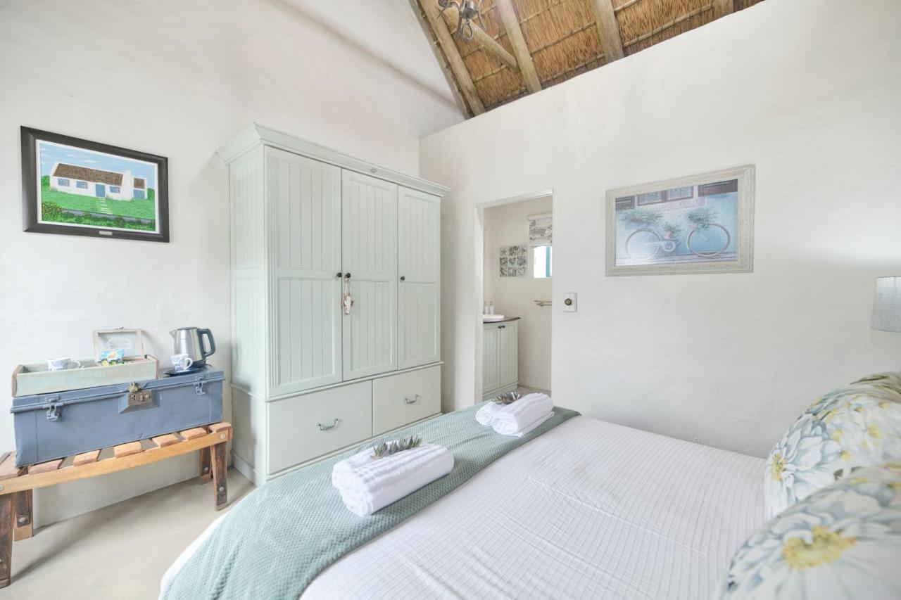 Zuidste Huisie Fisherman's Cottage Struisbaai Buitenkant foto